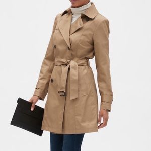 Banana Republic Factory Classic Trench Coat Jacket in Cashew Beige